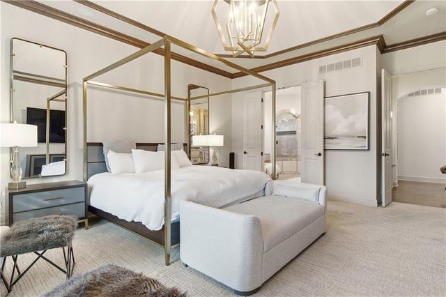 5015 W 147TH Street, Leawood, KS 66224