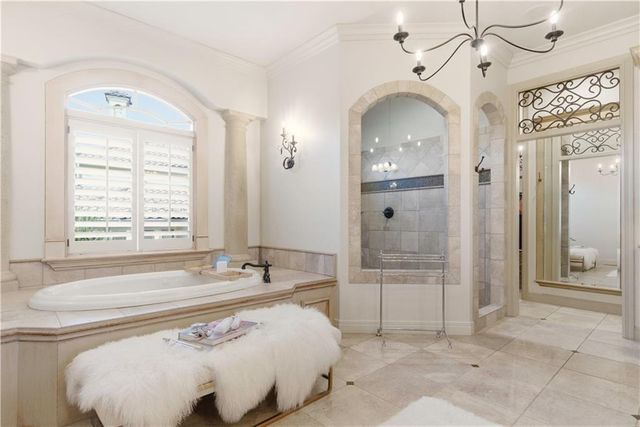 5015 W 147TH Street, Leawood, KS 66224