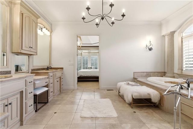 5015 W 147TH Street, Leawood, KS 66224