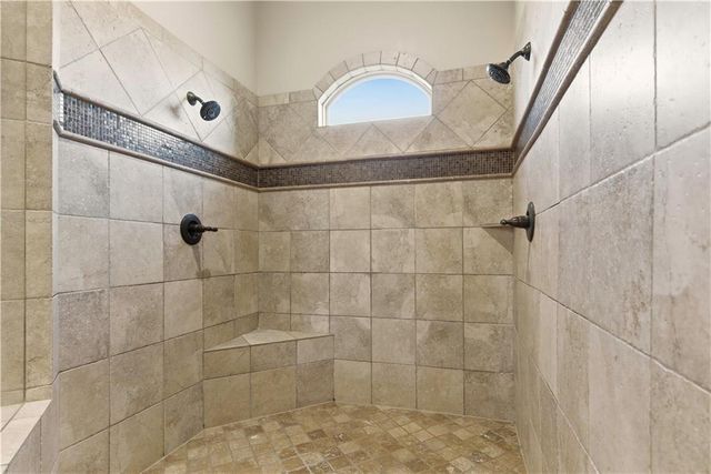 5015 W 147TH Street, Leawood, KS 66224