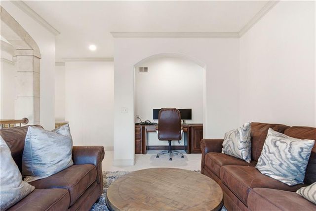 5015 W 147TH Street, Leawood, KS 66224