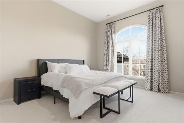 5015 W 147TH Street, Leawood, KS 66224