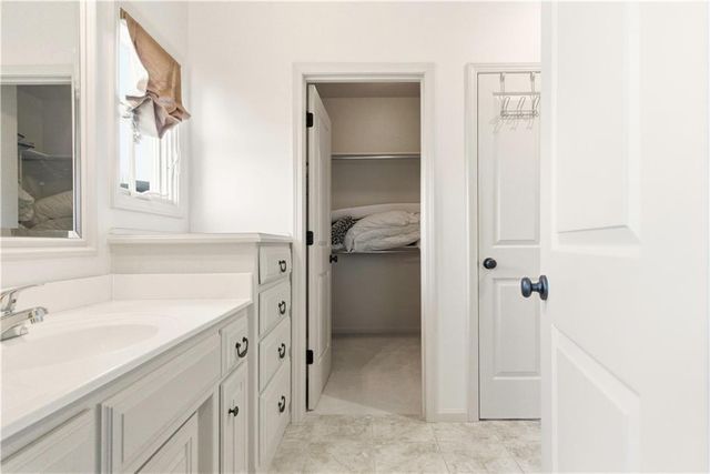 5015 W 147TH Street, Leawood, KS 66224