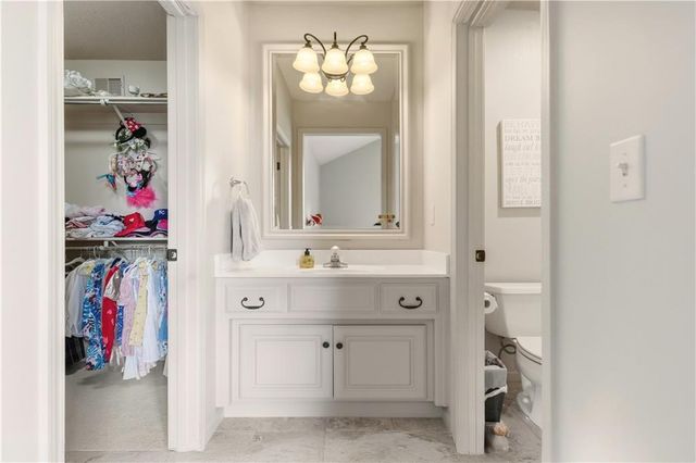 5015 W 147TH Street, Leawood, KS 66224