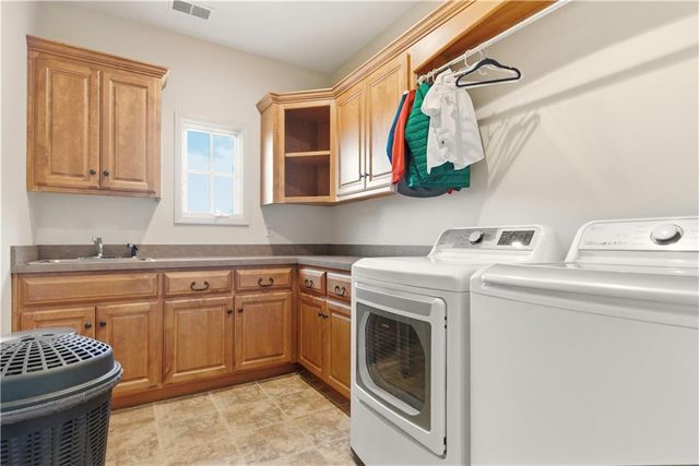 5015 W 147TH Street, Leawood, KS 66224