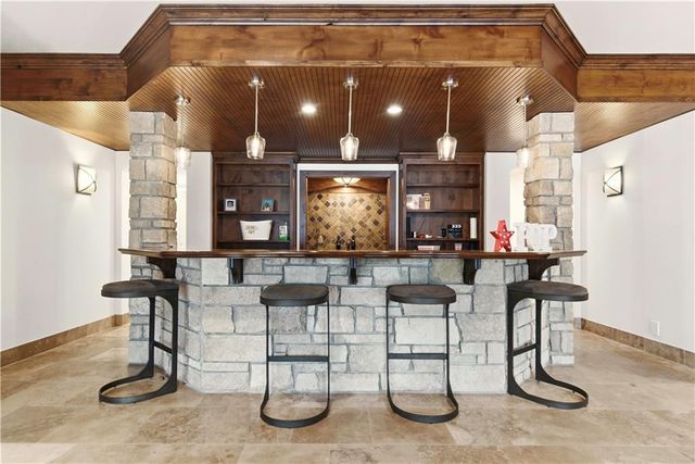 5015 W 147TH Street, Leawood, KS 66224