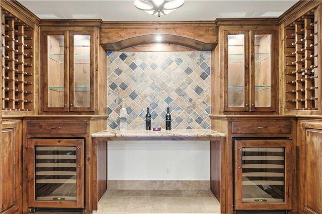 5015 W 147TH Street, Leawood, KS 66224