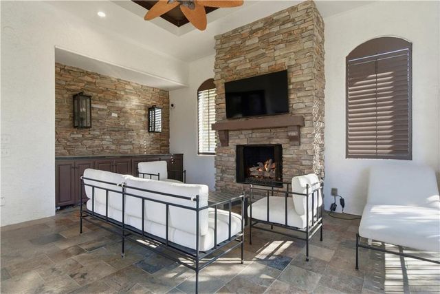 5015 W 147TH Street, Leawood, KS 66224