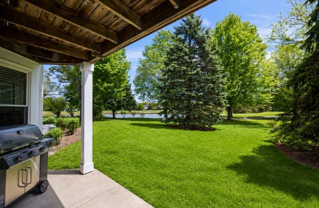 324 Satinwood Court N, Buffalo Grove, IL 60089