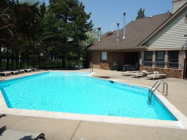 324 Satinwood Court N, Buffalo Grove, IL 60089
