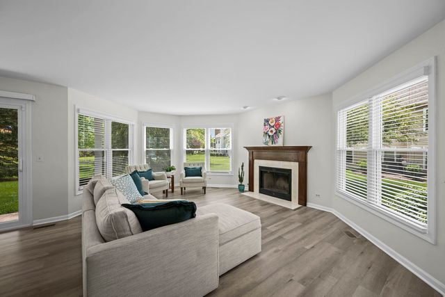 324 Satinwood Court N, Buffalo Grove, IL 60089