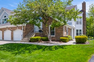 324 Satinwood Court N, Buffalo Grove, IL 60089