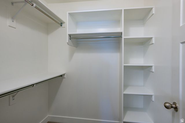 1739 E HOLLADAY HILL LN, Holladay, UT 84124