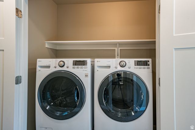 1739 E HOLLADAY HILL LN, Holladay, UT 84124