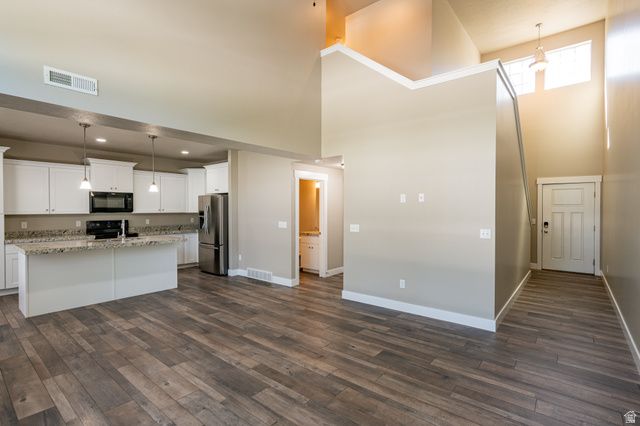 1739 E HOLLADAY HILL LN, Holladay, UT 84124