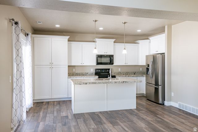 1739 E HOLLADAY HILL LN, Holladay, UT 84124