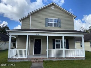 810 Main Street, Maysville, NC 28555