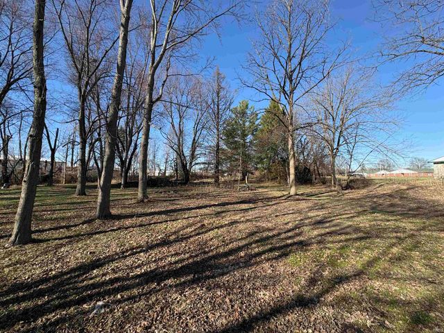 530 E 11th Street, Rushville, IN 46173