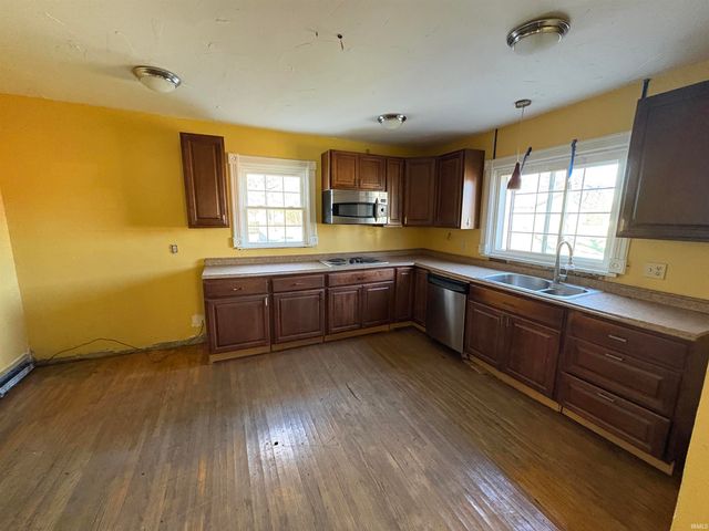 530 E 11th Street, Rushville, IN 46173