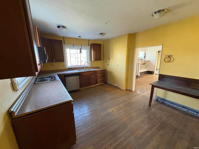 530 E 11th Street, Rushville, IN 46173