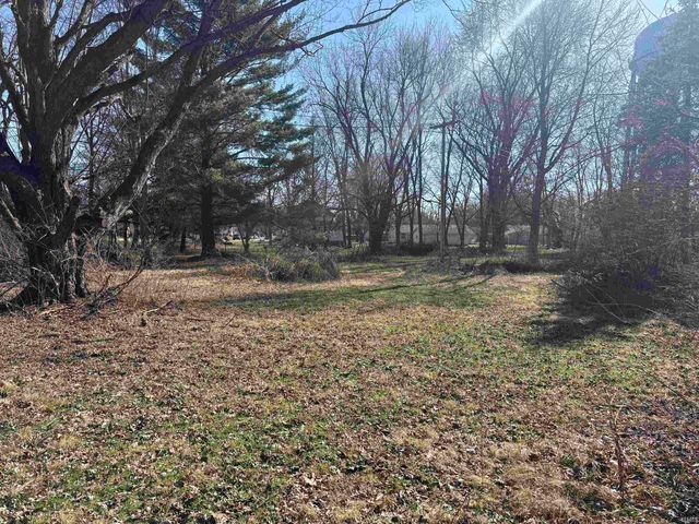 530 E 11th Street, Rushville, IN 46173