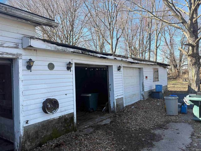 530 E 11th Street, Rushville, IN 46173