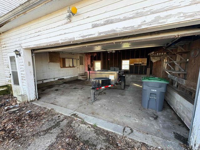530 E 11th Street, Rushville, IN 46173