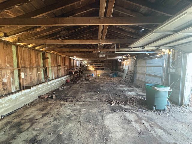 530 E 11th Street, Rushville, IN 46173