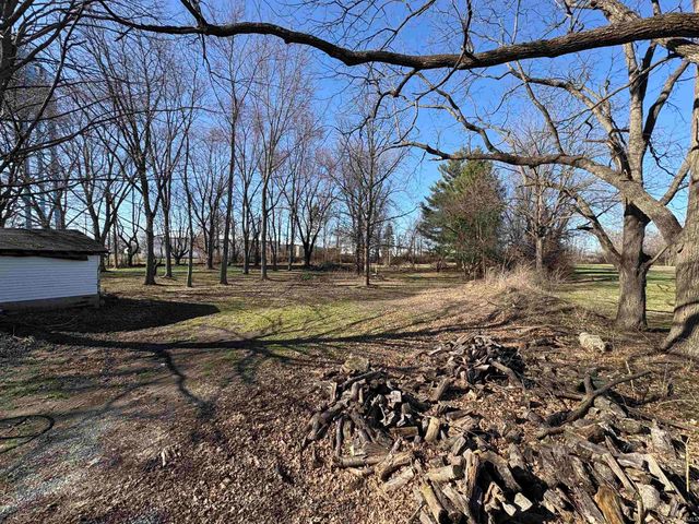 530 E 11th Street, Rushville, IN 46173