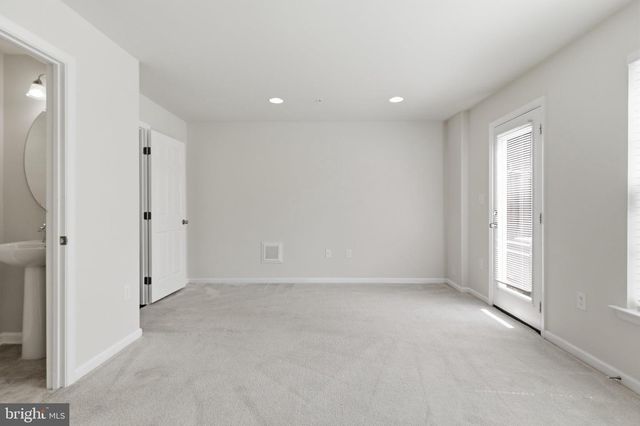 6082 FORUM SQ, Frederick, MD 21703