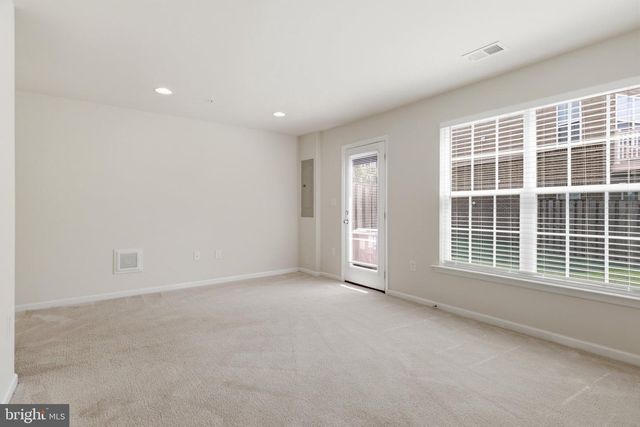 6082 FORUM SQ, Frederick, MD 21703