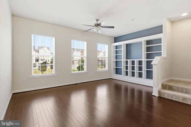 6082 FORUM SQ, Frederick, MD 21703
