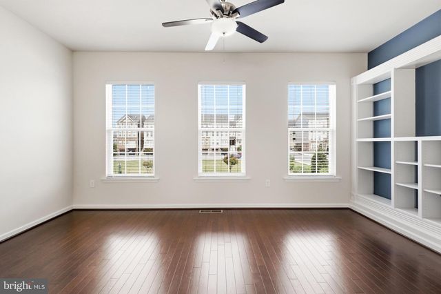 6082 FORUM SQ, Frederick, MD 21703