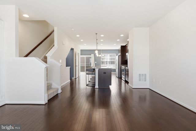 6082 FORUM SQ, Frederick, MD 21703