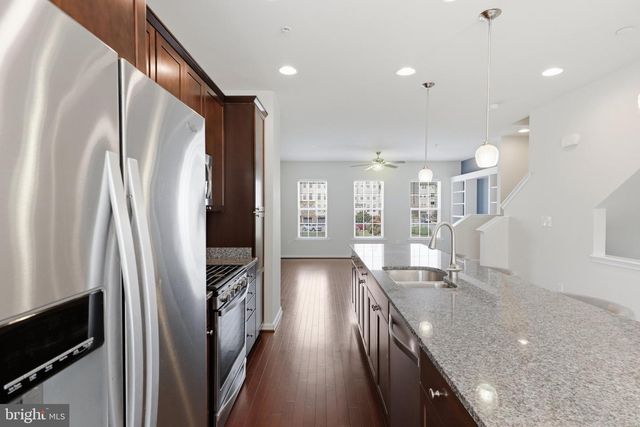 6082 FORUM SQ, Frederick, MD 21703