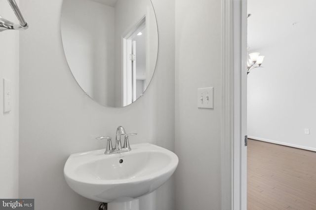 6082 FORUM SQ, Frederick, MD 21703