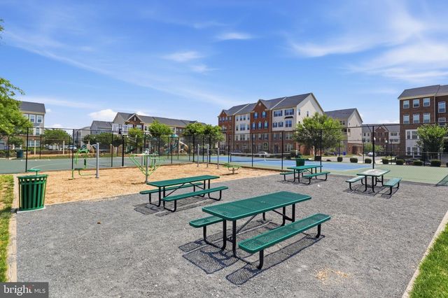 6082 FORUM SQ, Frederick, MD 21703
