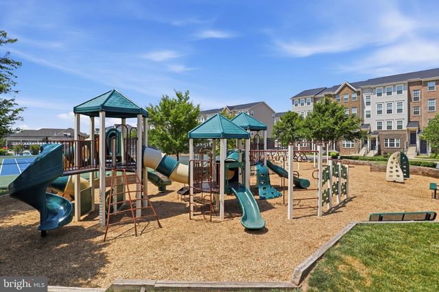 6082 FORUM SQ, Frederick, MD 21703