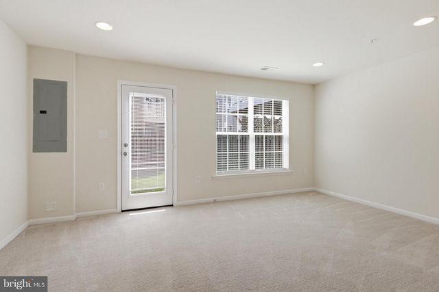 6082 FORUM SQ, Frederick, MD 21703