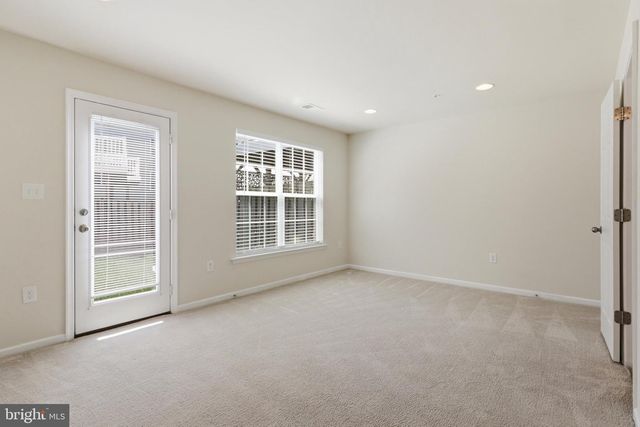 6082 FORUM SQ, Frederick, MD 21703