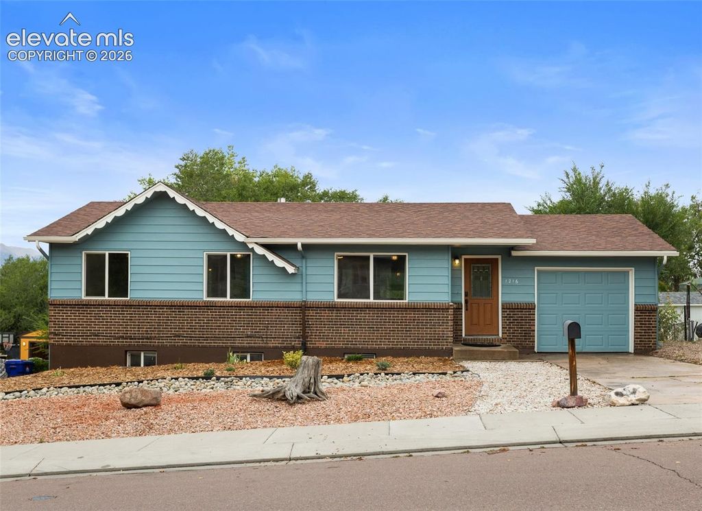 1216 Hathaway Drive, Colorado Springs, CO 80901 — exterior
