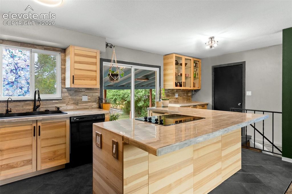 1216 Hathaway Drive, Colorado Springs, CO 80901 — photo 5