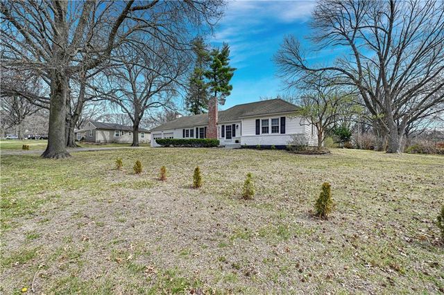 9709 State Line Road, Kansas City, MO 64114