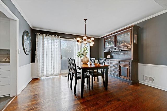 9709 State Line Road, Kansas City, MO 64114