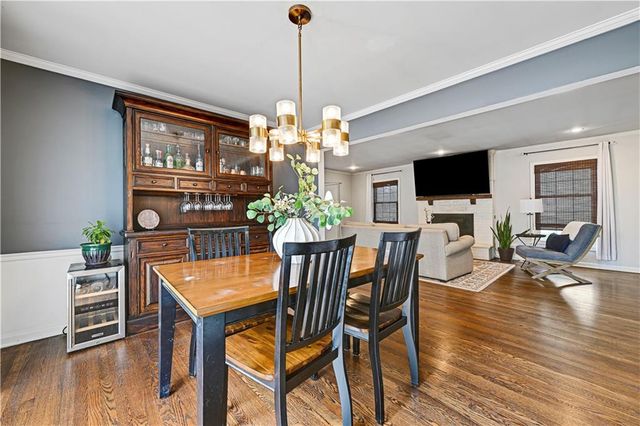 9709 State Line Road, Kansas City, MO 64114