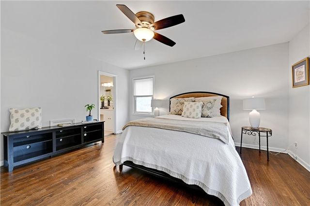 9709 State Line Road, Kansas City, MO 64114