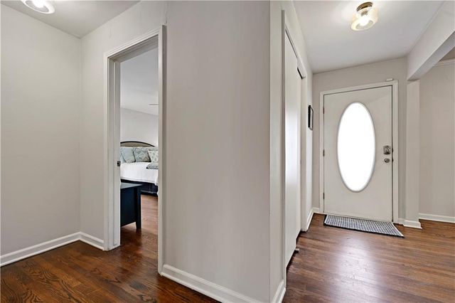 9709 State Line Road, Kansas City, MO 64114