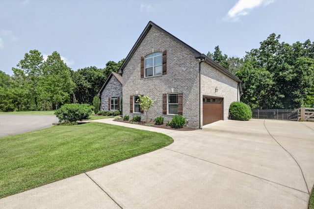 1122 Meriweather Ln, Lebanon, TN 37087