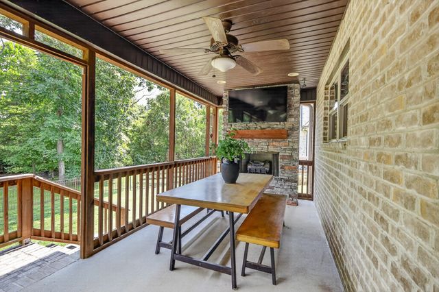 1122 Meriweather Ln, Lebanon, TN 37087