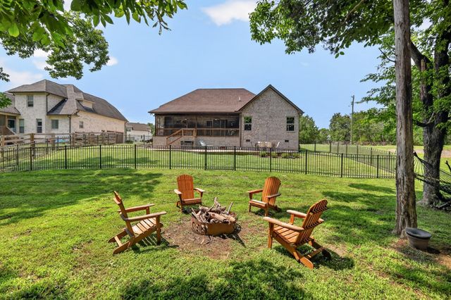 1122 Meriweather Ln, Lebanon, TN 37087